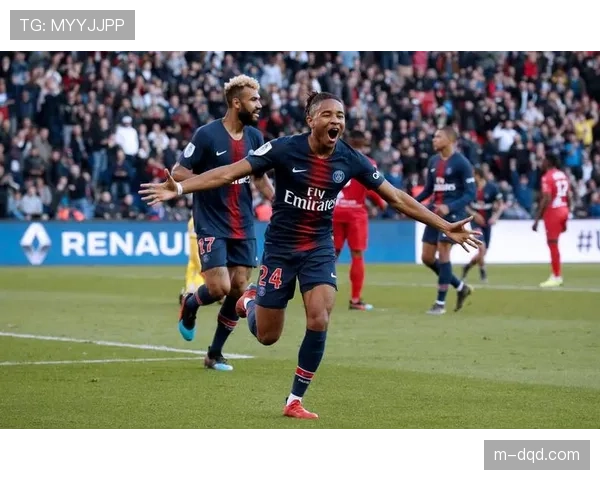 战报：巴黎圣日耳曼4-1大胜兰斯，重回积分榜榜首